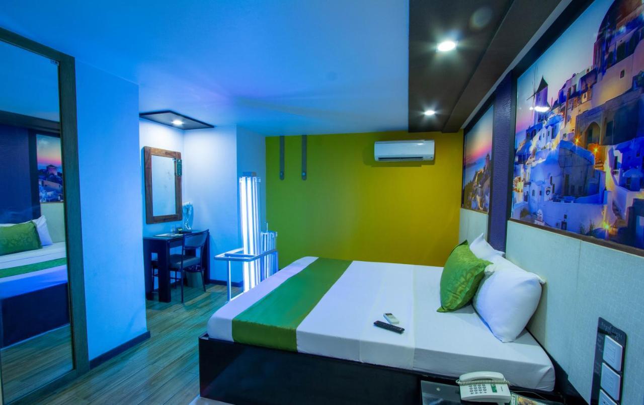 Eurotel Vivaldi Araneta Quezon City Exterior photo